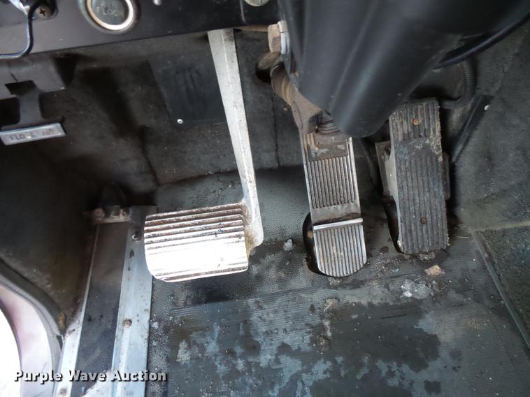 image for item DV9599 1993 International 9400 semi truck