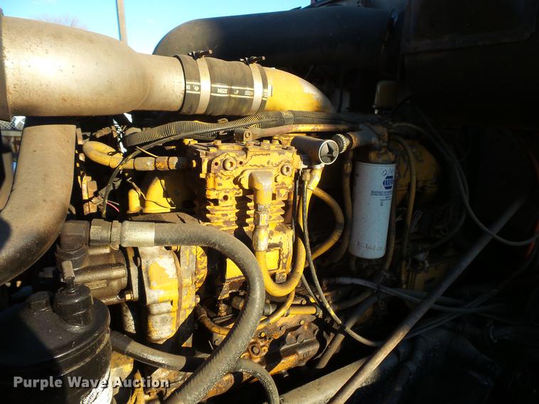 image for item DV9599 1993 International 9400 semi truck