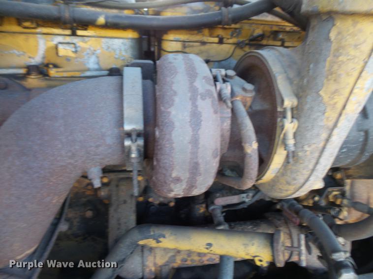 image for item DV9599 1993 International 9400 semi truck