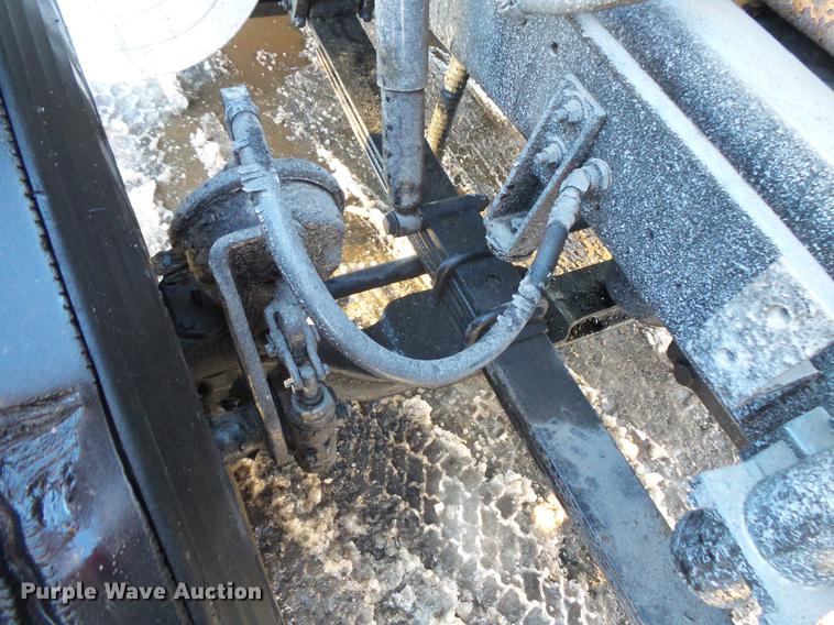 image for item DV9599 1993 International 9400 semi truck