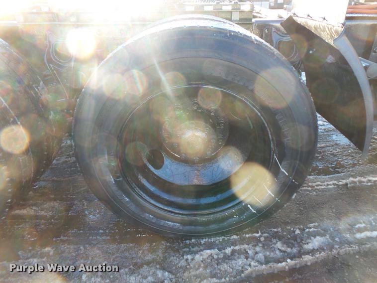 image for item DV9599 1993 International 9400 semi truck