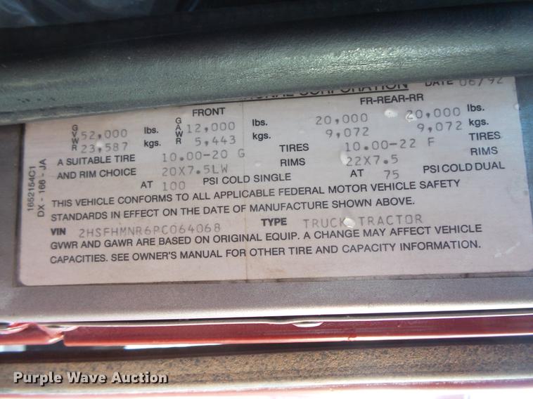 image for item DV9599 1993 International 9400 semi truck