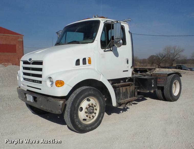 2000 Sterling L7500 semi truck in Coffeyville, KS | Item EI9774 sold