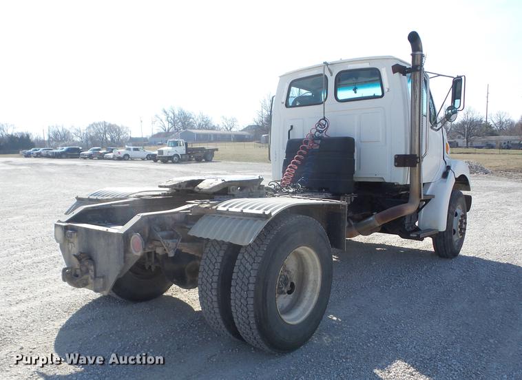 image for item EI9774 2000 Sterling L7500 semi truck