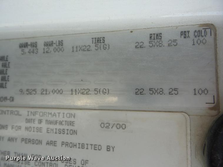 image for item EI9774 2000 Sterling L7500 semi truck