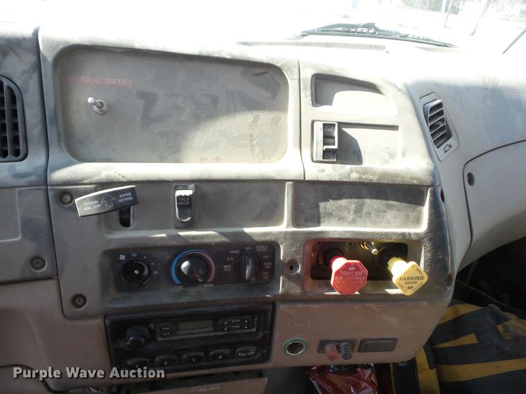 image for item EI9774 2000 Sterling L7500 semi truck