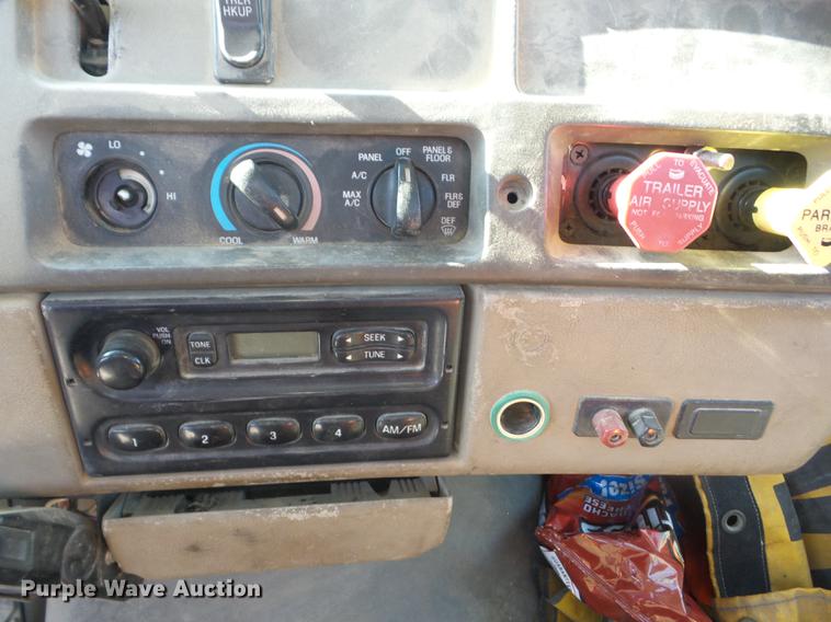 image for item EI9774 2000 Sterling L7500 semi truck