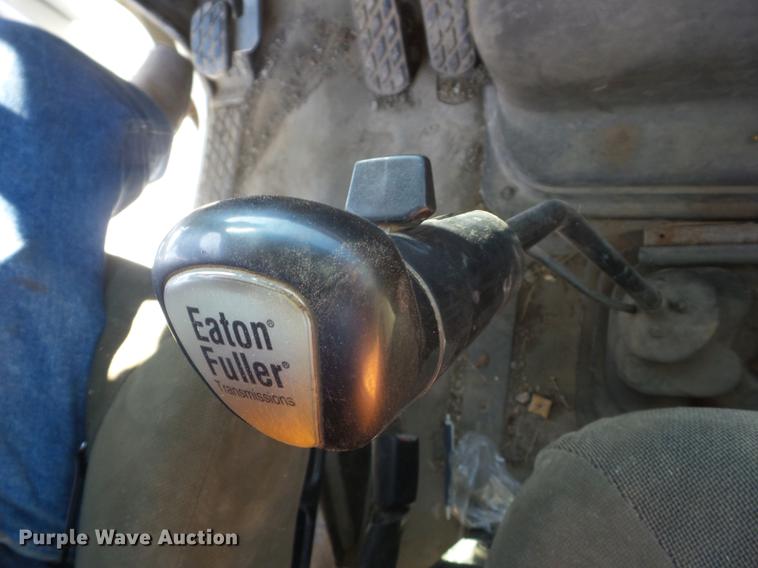 image for item EI9774 2000 Sterling L7500 semi truck