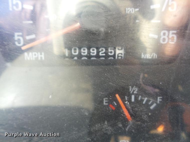 image for item EI9774 2000 Sterling L7500 semi truck