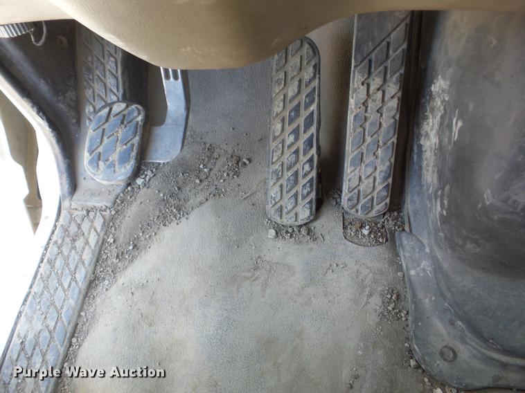 image for item EI9774 2000 Sterling L7500 semi truck