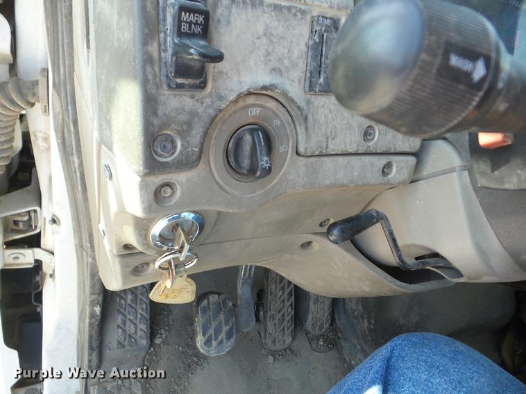 image for item EI9774 2000 Sterling L7500 semi truck