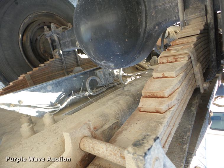 image for item EI9774 2000 Sterling L7500 semi truck