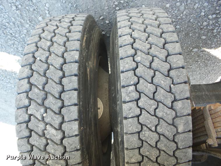 image for item EI9774 2000 Sterling L7500 semi truck