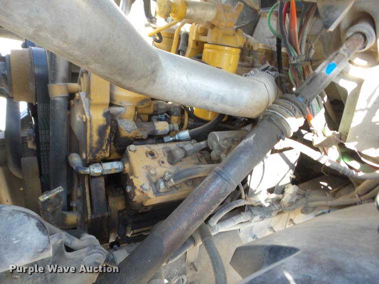 image for item EI9774 2000 Sterling L7500 semi truck