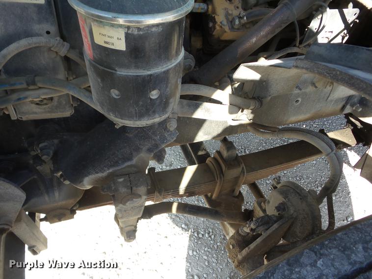 image for item EI9774 2000 Sterling L7500 semi truck