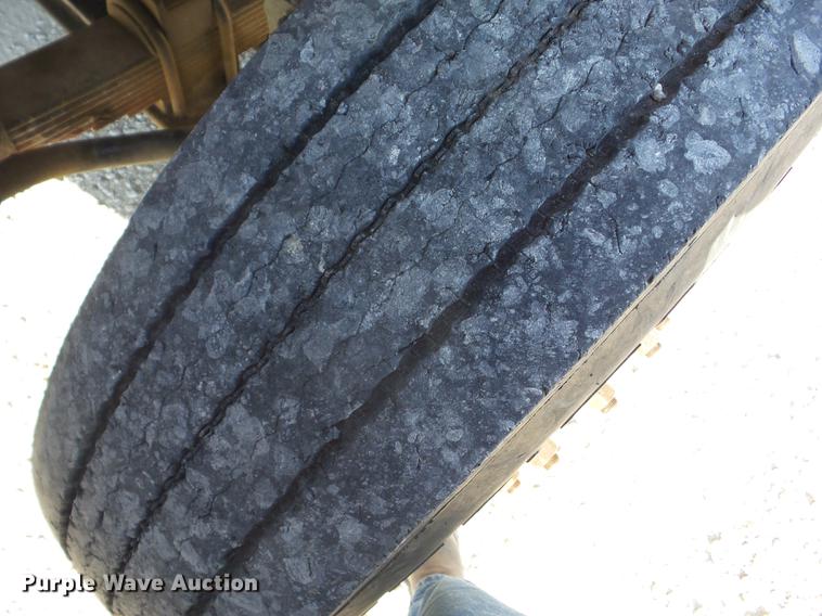 image for item EI9774 2000 Sterling L7500 semi truck