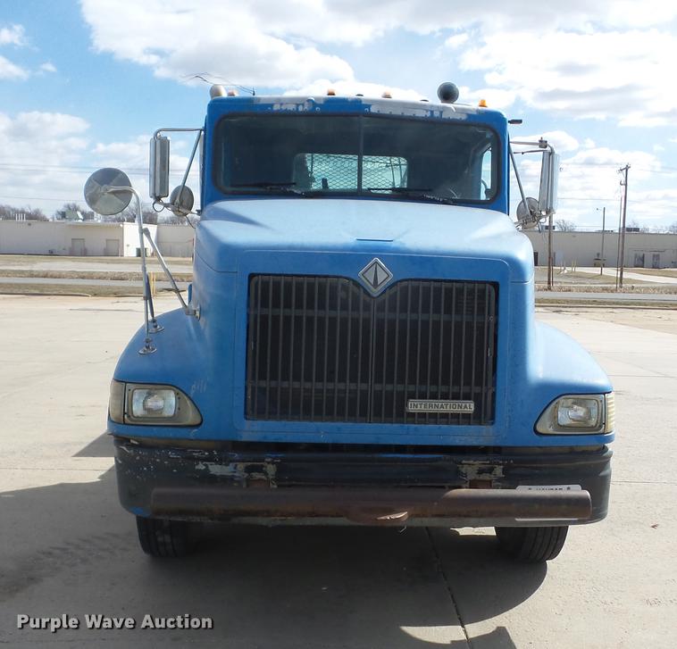 image for item K6278 1998 International 9100 flatbed truck