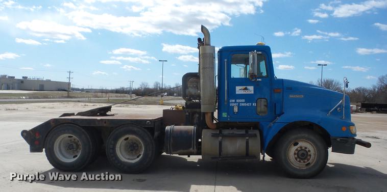 image for item K6278 1998 International 9100 flatbed truck