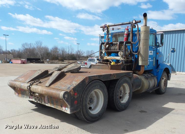 image for item K6278 1998 International 9100 flatbed truck