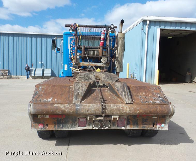 image for item K6278 1998 International 9100 flatbed truck