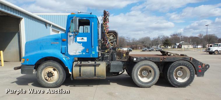 image for item K6278 1998 International 9100 flatbed truck