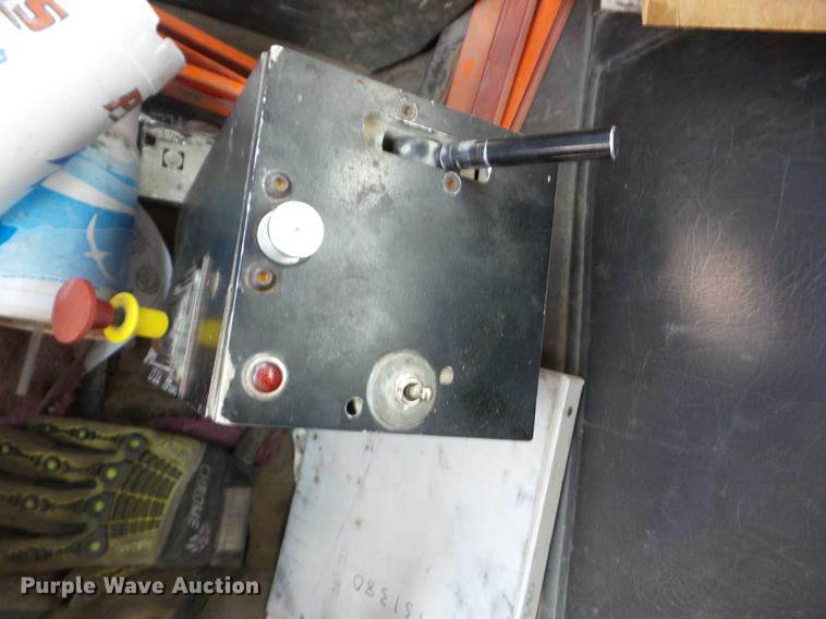 image for item K6278 1998 International 9100 flatbed truck