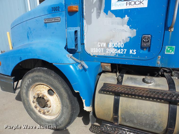 image for item K6278 1998 International 9100 flatbed truck