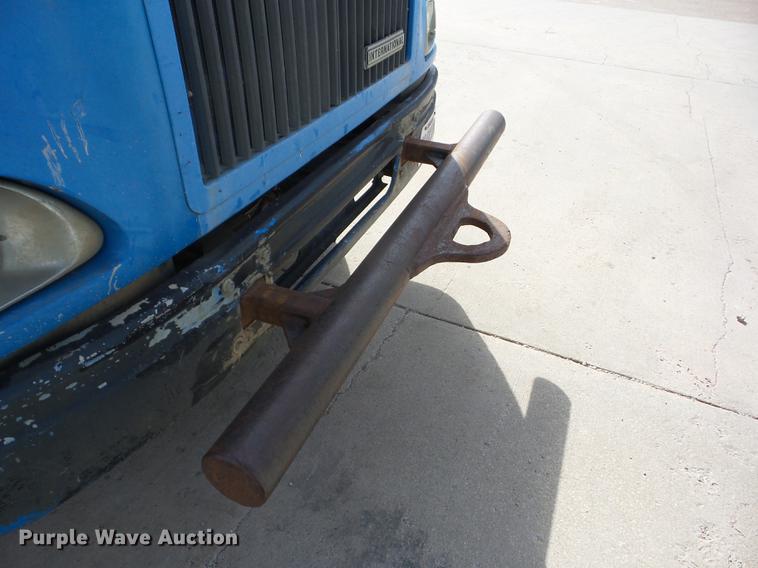 image for item K6278 1998 International 9100 flatbed truck