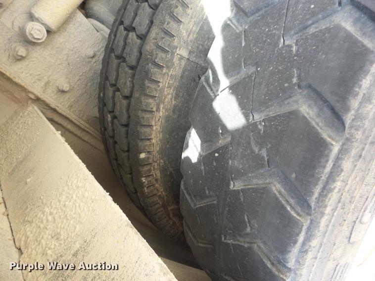 image for item K6278 1998 International 9100 flatbed truck