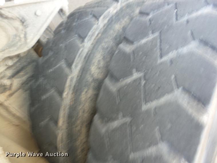 image for item K6278 1998 International 9100 flatbed truck