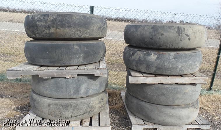 image for item AX9377 (8) 13.00-24TG smooth grader tires and wheels