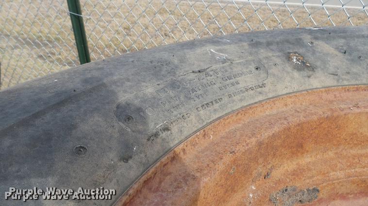 image for item AX9377 (8) 13.00-24TG smooth grader tires and wheels