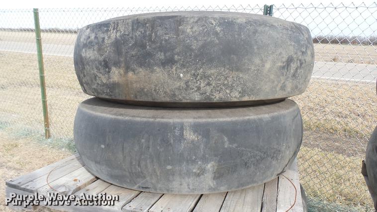 image for item AX9377 (8) 13.00-24TG smooth grader tires and wheels