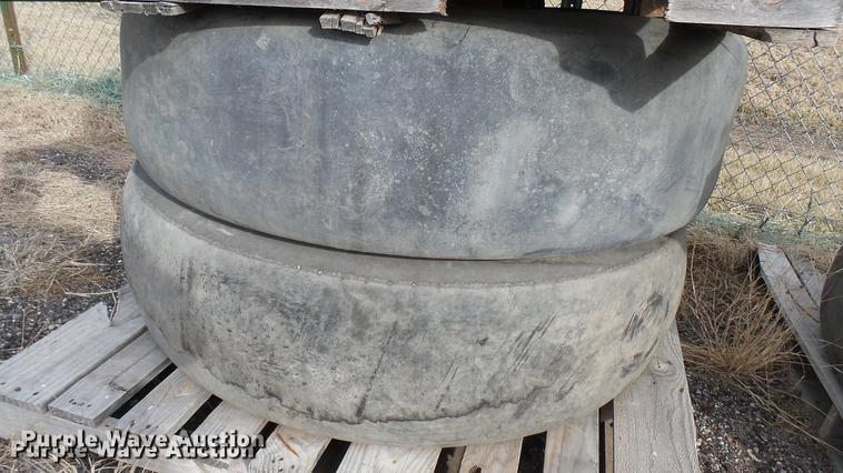 image for item AX9377 (8) 13.00-24TG smooth grader tires and wheels