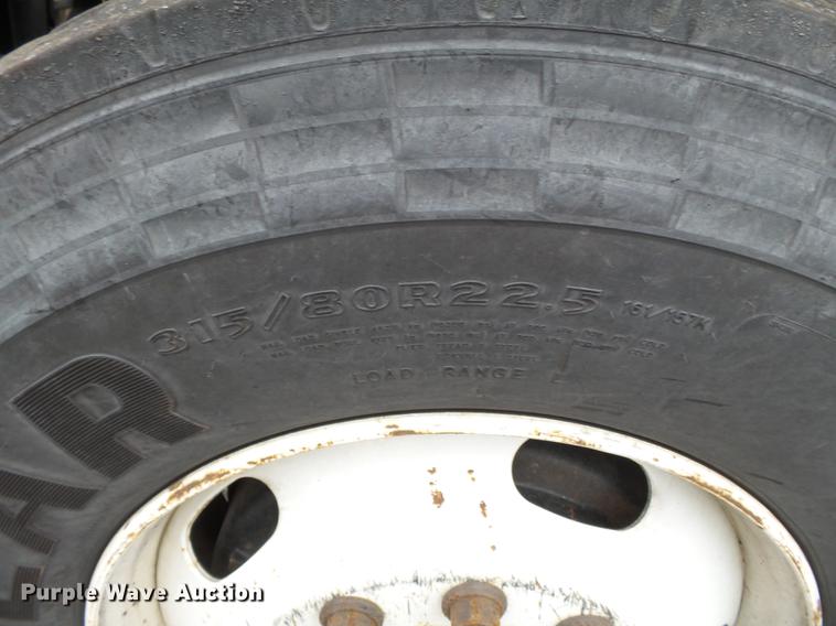 image for item DB7229 2006 International 7400 dump truck