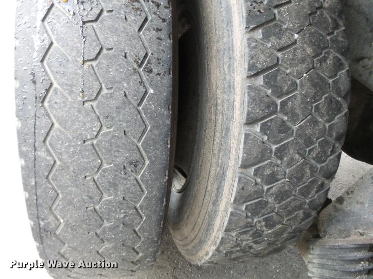 image for item DB7229 2006 International 7400 dump truck