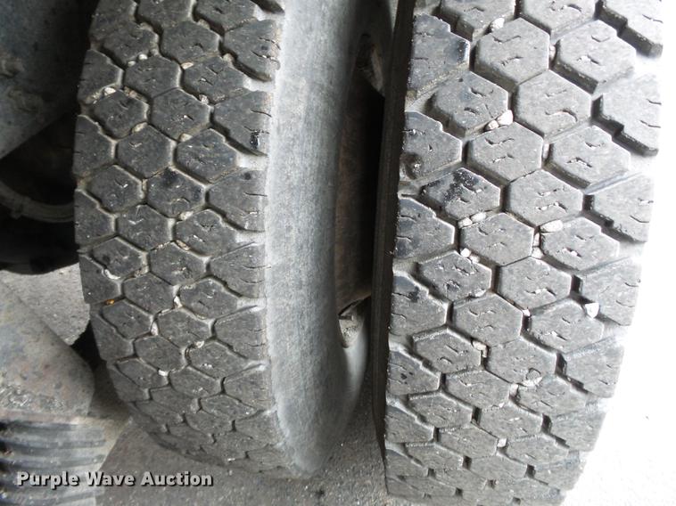 image for item DB7229 2006 International 7400 dump truck