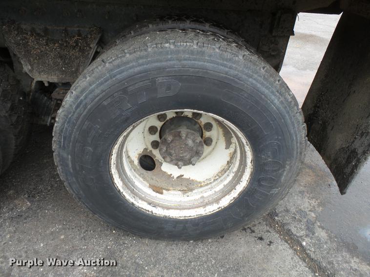 image for item DB7229 2006 International 7400 dump truck