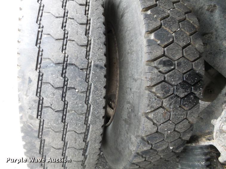 image for item DB7229 2006 International 7400 dump truck