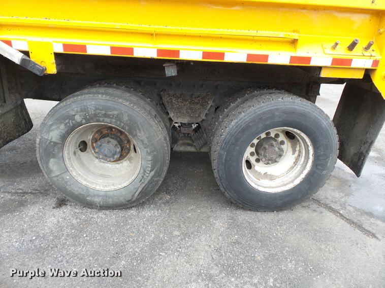 image for item DB7229 2006 International 7400 dump truck