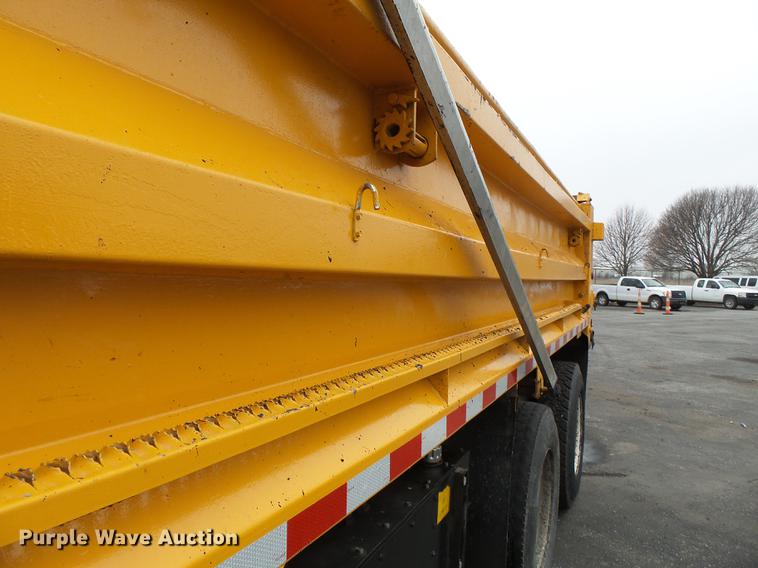 image for item DB7229 2006 International 7400 dump truck
