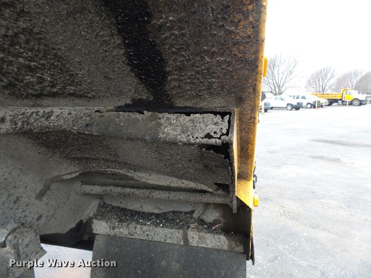 image for item DB7229 2006 International 7400 dump truck