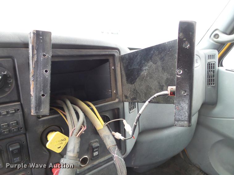 image for item DB7229 2006 International 7400 dump truck