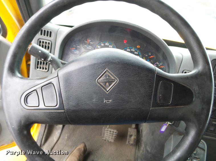 image for item DB7229 2006 International 7400 dump truck