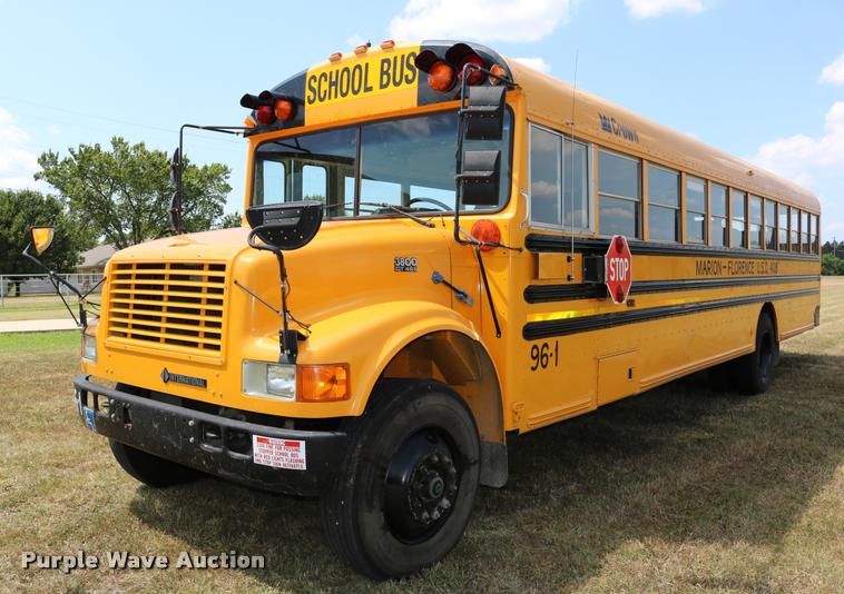 image for item DB9293 1997 International 3800 bus