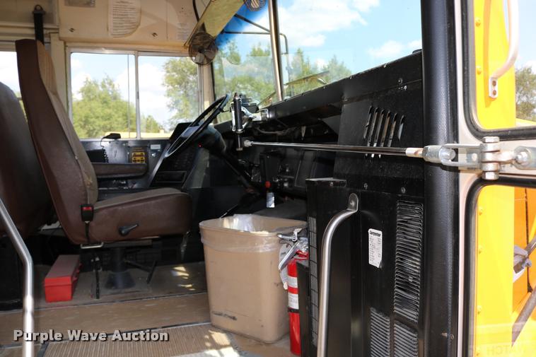 image for item DB9293 1997 International 3800 bus