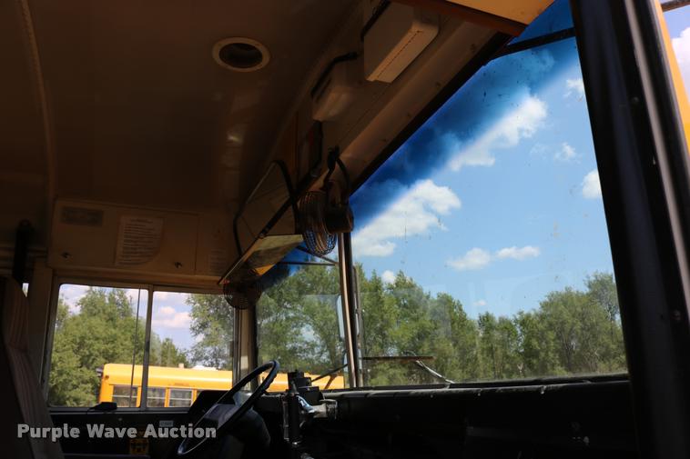 image for item DB9293 1997 International 3800 bus