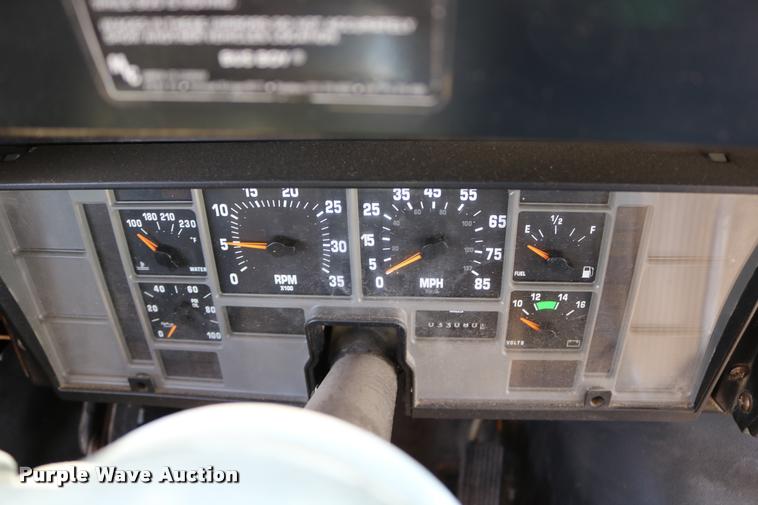 image for item DB9293 1997 International 3800 bus