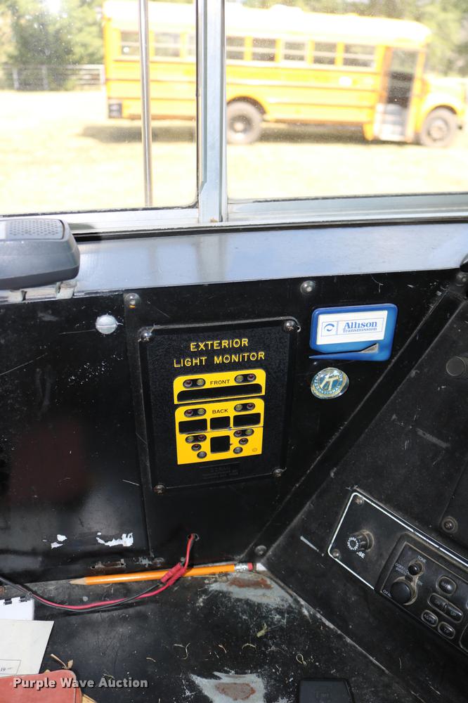 image for item DB9293 1997 International 3800 bus