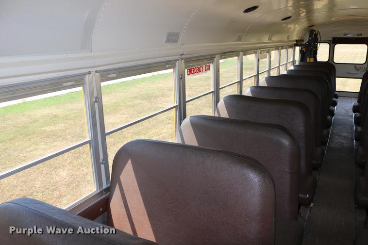 image for item DB9293 1997 International 3800 bus